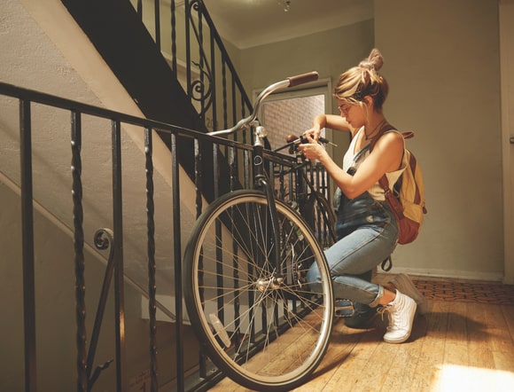 Testimonial woman and bike image